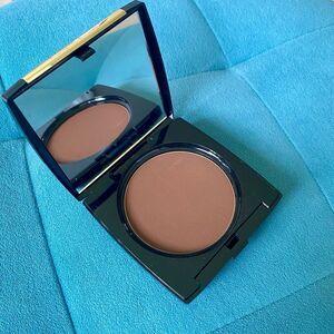 Lancôme DUAL FINISH - Multi-tasking Longwear Powder Foundation in 560 SUEDE (C)